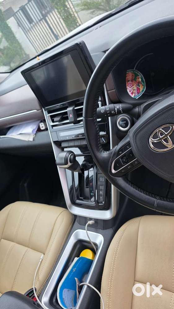 Toyota Innova Hycross 2.0 Vx Hybrid 7 Str, 2023, Petrol
