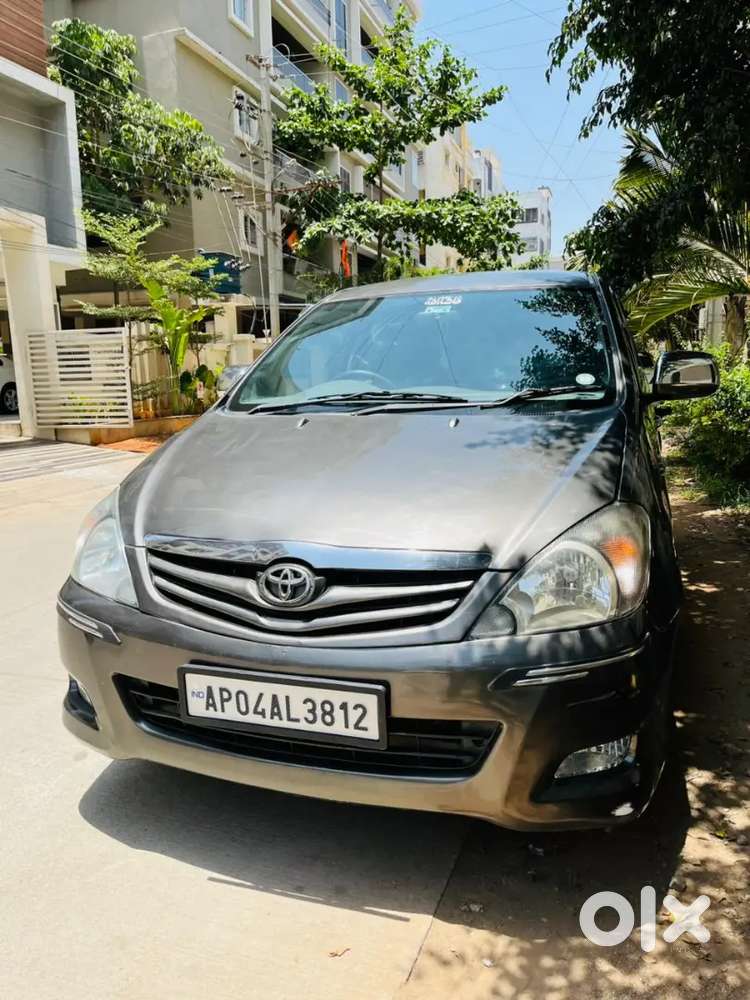 Toyota Innova 2010 Diesel 270000 Km Driven