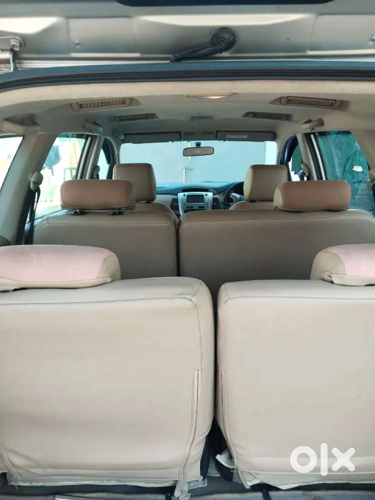 Toyota Innova 2.5 V 2014
