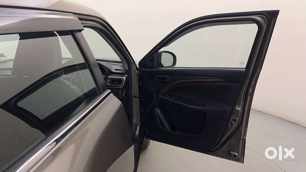 Maruti Suzuki Brezza Vxi At, 2023, Petrol