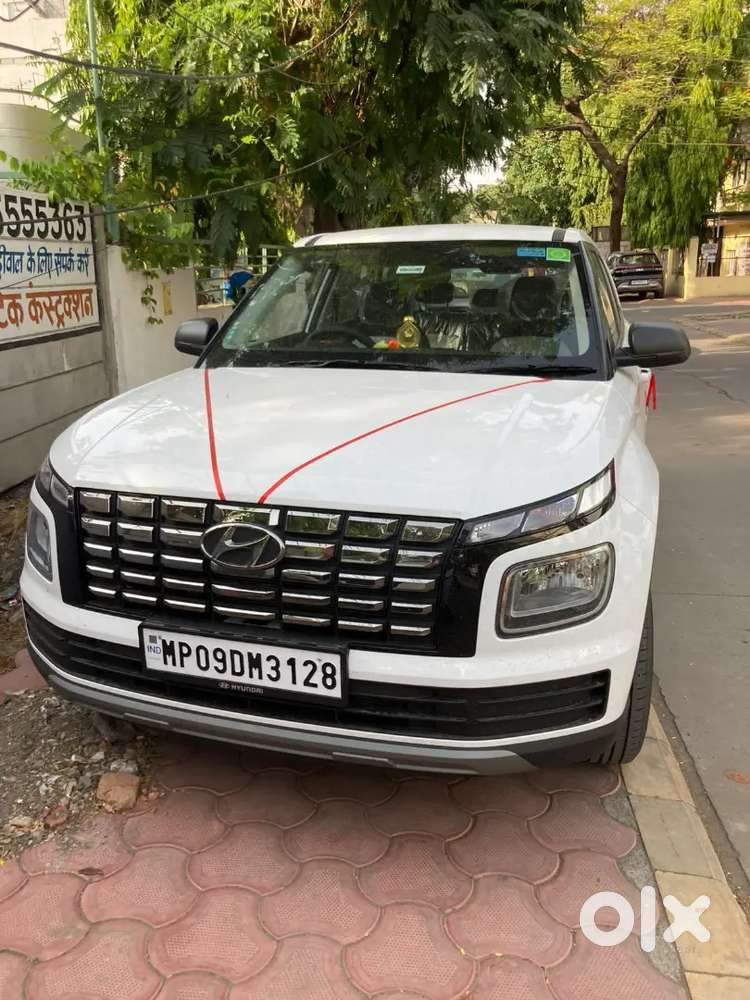 Hyundai Venue Petrol 2024