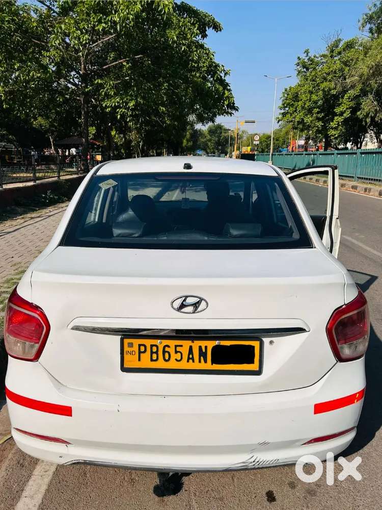 Hyundai Xcent Petrol 2017 Variant