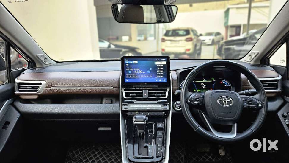 Toyota Innova Hycross 2.0 Zx Hybrid 7 Str, 2023, Petrol