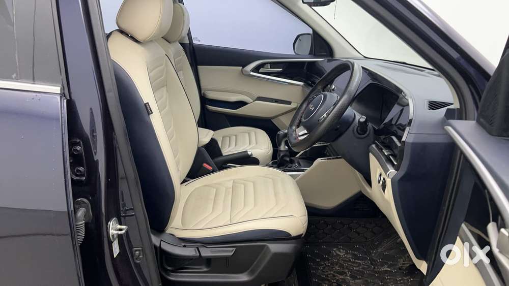 Kia Carens 1.5 Luxury Plus Turbo 7 Str, 2023, Petrol