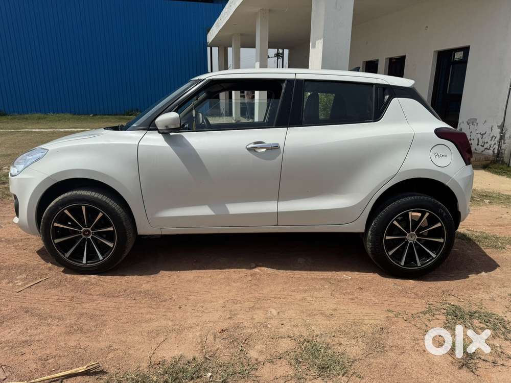 Maruti Suzuki New-gen Swift Vxi, 2024, Petrol
