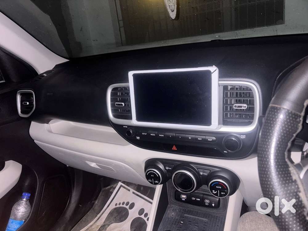 Hyundai Venu Sx Car