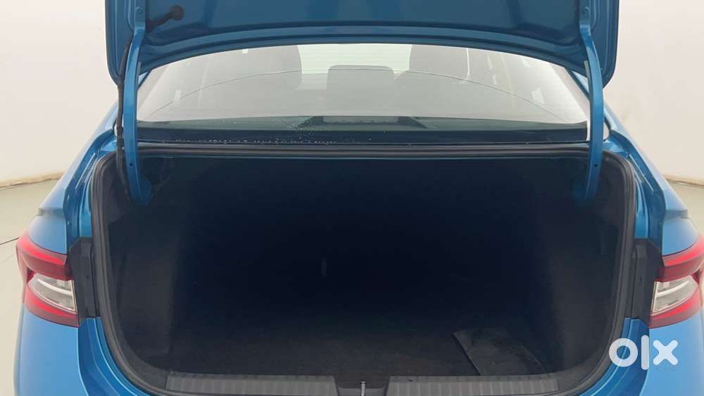 Skoda Slavia Style 1.0l Tsi Mt, 2022, Petrol