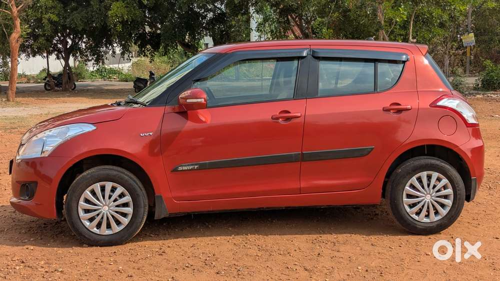 Maruti Suzuki Swift Vxi With Abs, 2012, Petrol