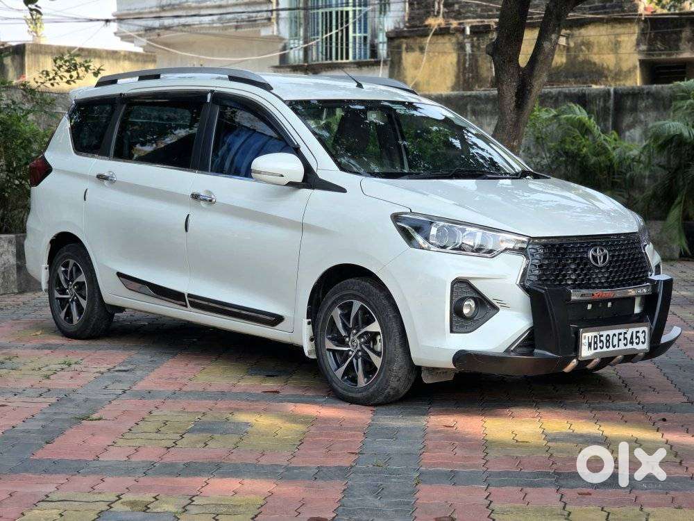 Toyota Rumion V Mt, 2024, Petrol