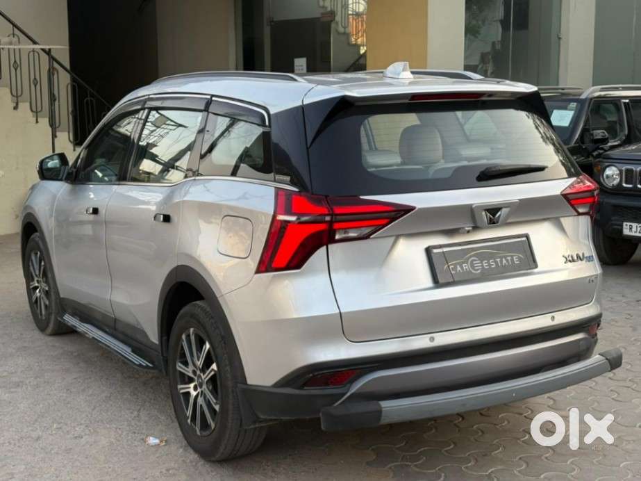 Mahindra Xuv700 Ax7l 6 Str At, 2023, Petrol