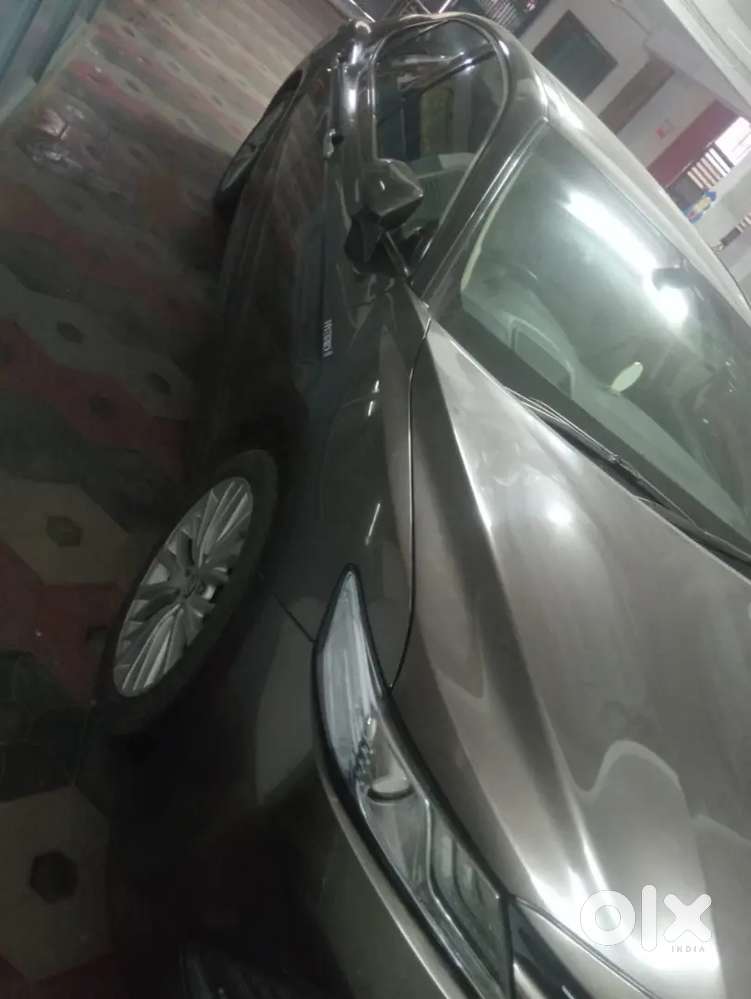 Toyota Camry Hybrid 2019