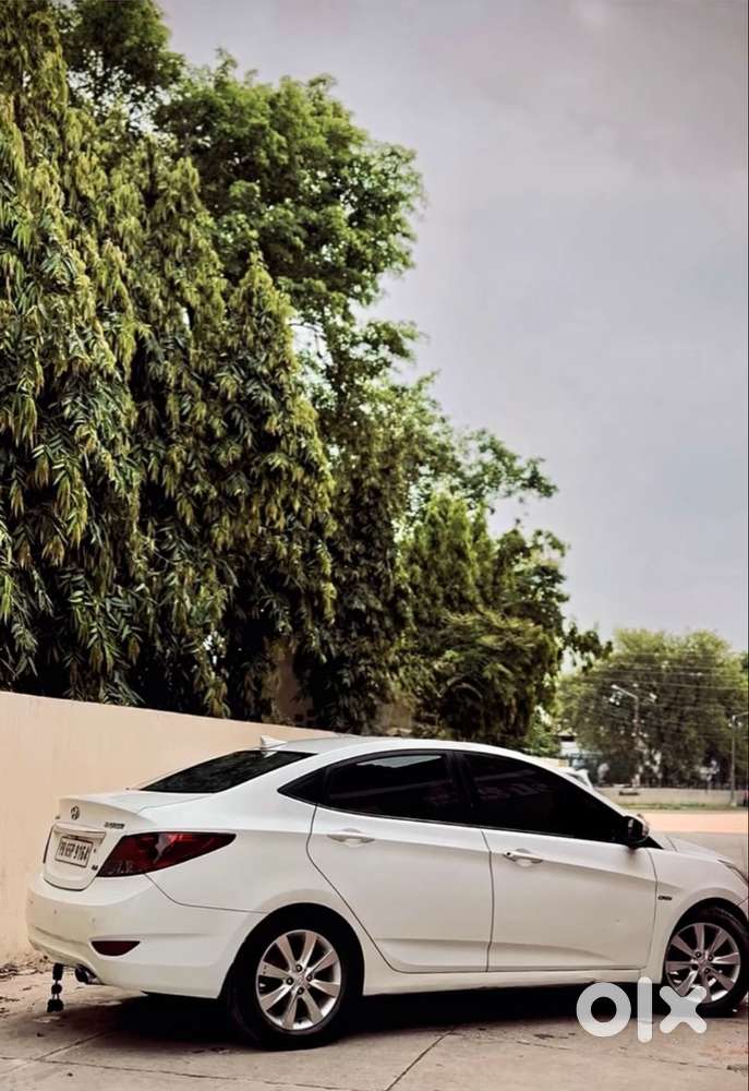 Hyundai Fluidic Verna 2012