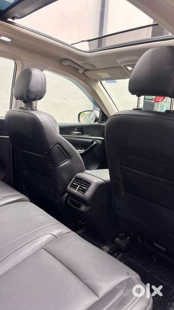 Mahindra Xuv700, 2025, Petrol