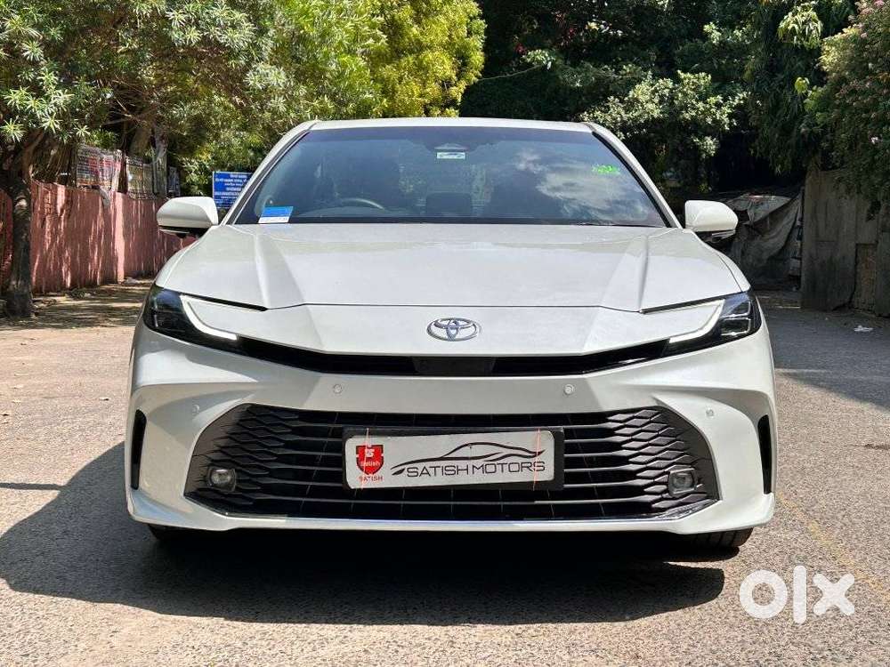 Toyota Camry Hybrid, 2025, Petrol