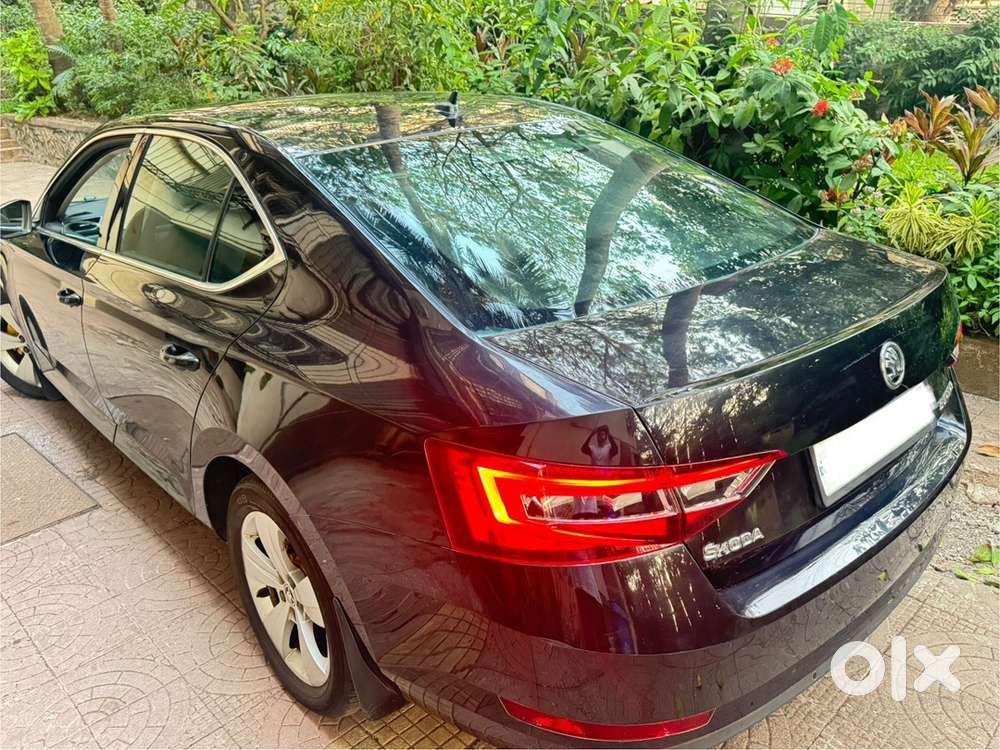 Skoda Superb Style 1.8 Tdi At