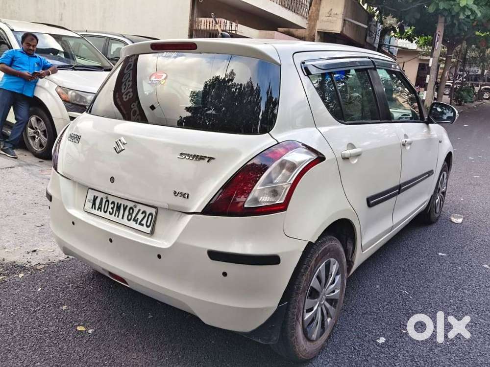 Maruti Suzuki Swift Vxi + Manual, 2015, Petrol