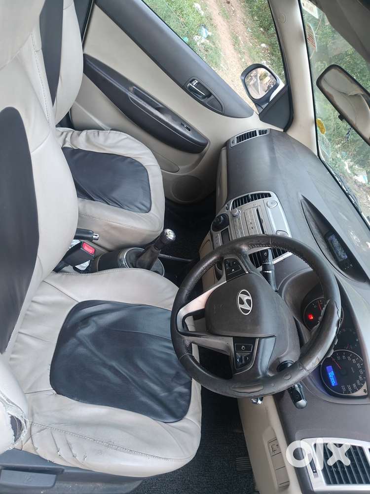 “hyundai I20 2010 Petrol  2nd Owner  Well Maintained  1l Km”