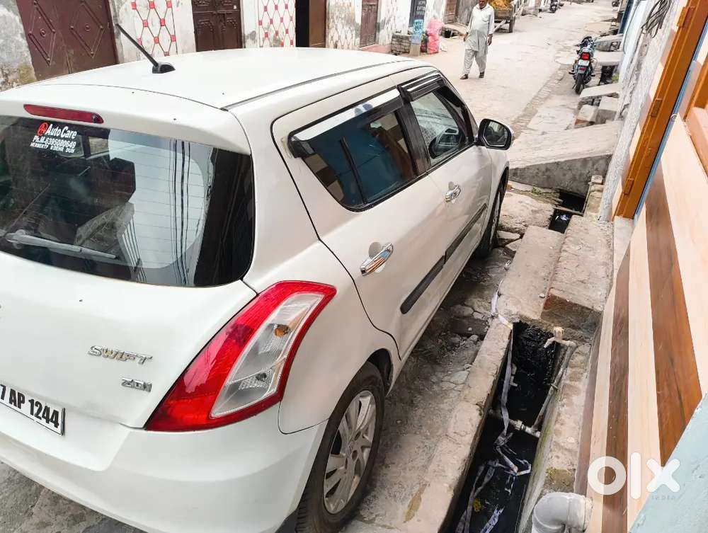 Urgent Sale Karni Hai 
Service 4tarik Ko Krayi 
New Seat Cover.