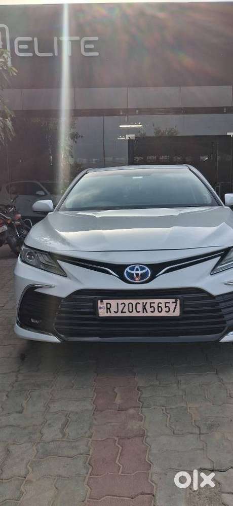 Toyota Camry, 2023, Petrol