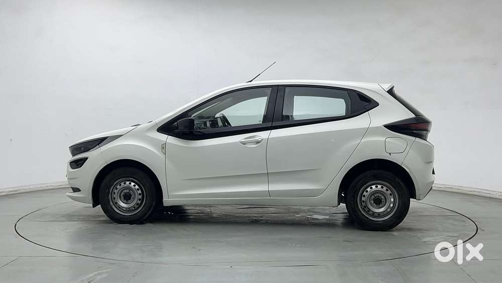 Tata Altroz 1.2 Xe, 2021, Petrol