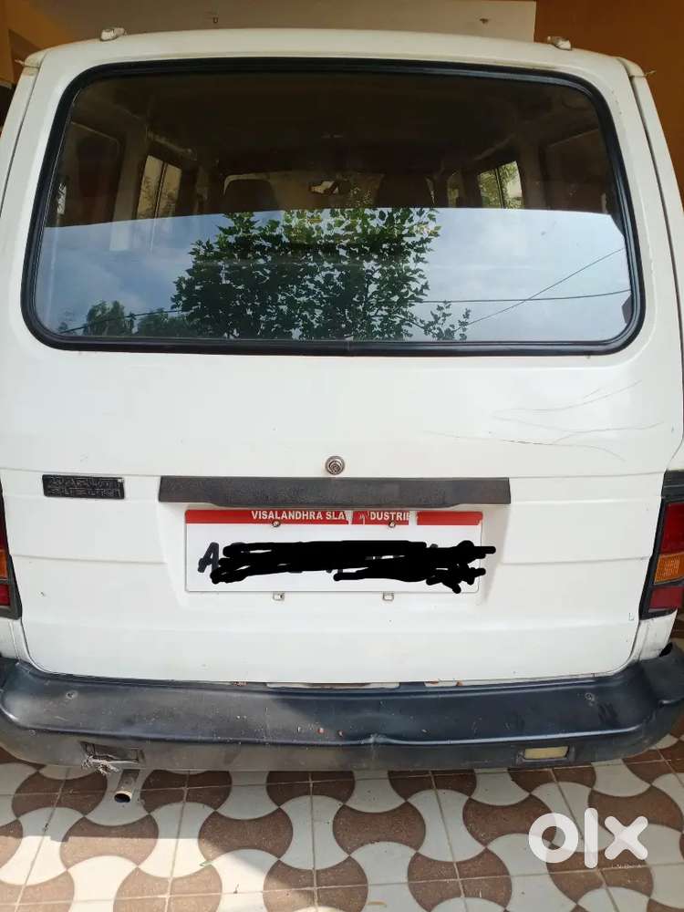 Maruti Omni Car.