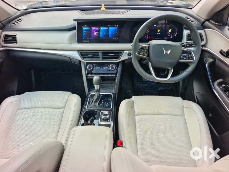 Mahindra Xuv700 2.2 Ax 7 Diesel At Luxury Pack Str, 2024, Diesel