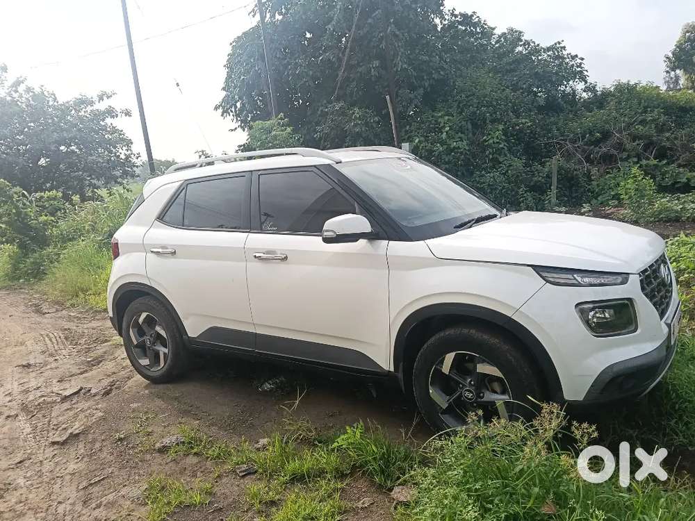 Hyundai Venue Diesel 2021 Knight Edition