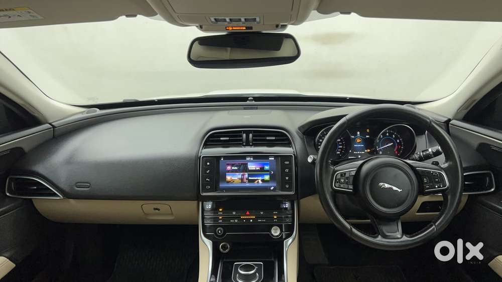 Jaguar Xe Prestige, 2016, Petrol