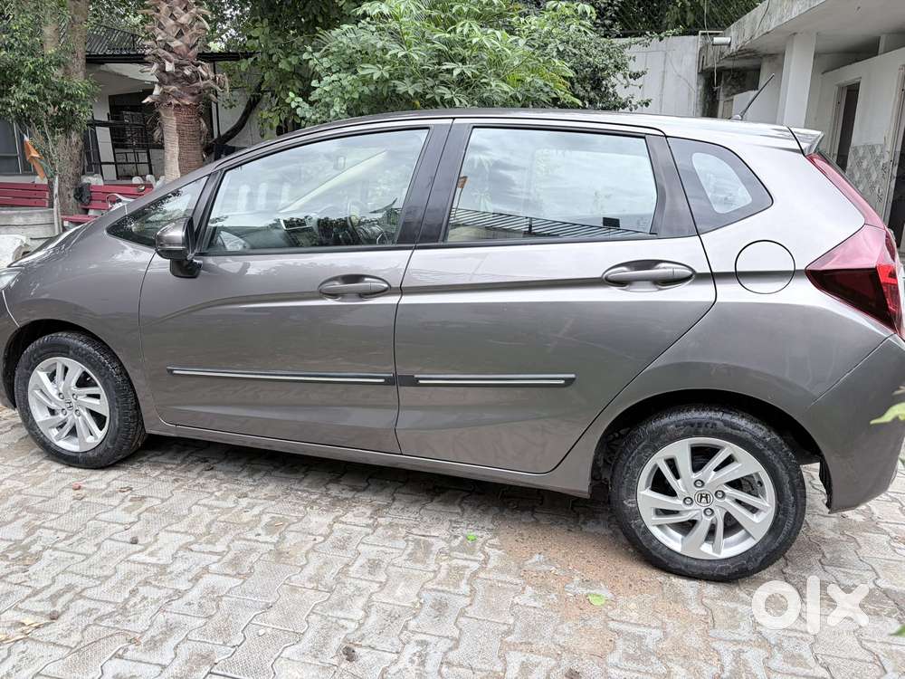 Honda Jazz V Automatic, 2016, Petrol