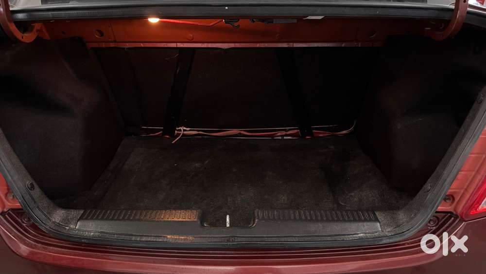 Maruti Suzuki Swift Dzire Zxi + Amt, 2017, Petrol
