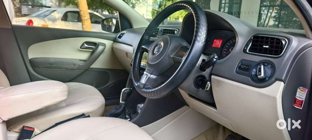 Volkswagen Vento Celeste 1.6 Highline, 2011, Petrol