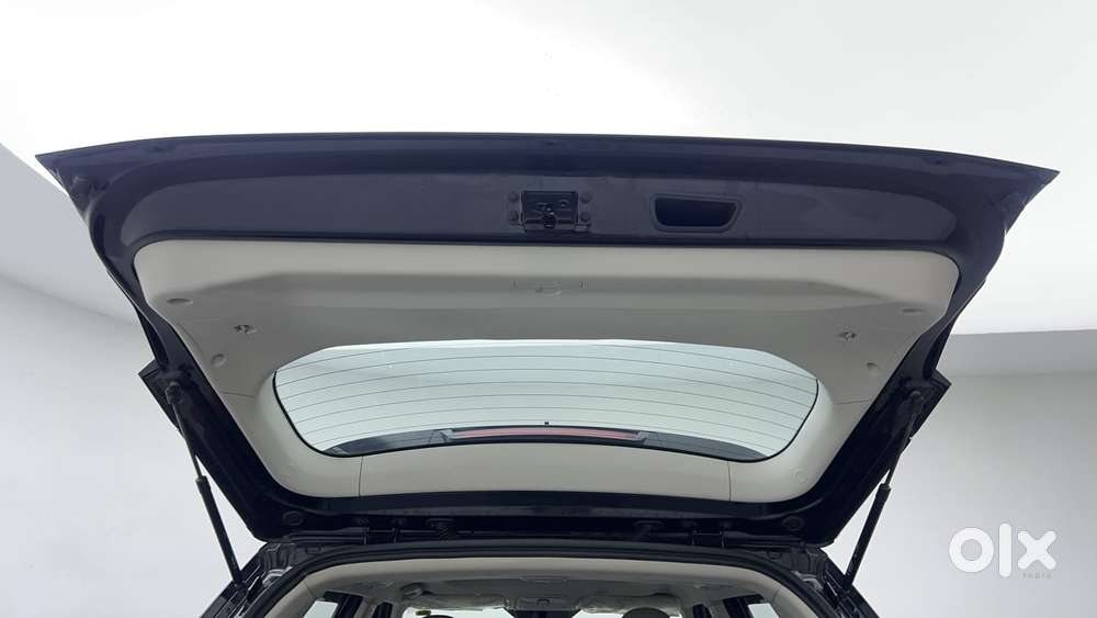 Mahindra Xuv300 W8 Option Diesel, 2023, Diesel