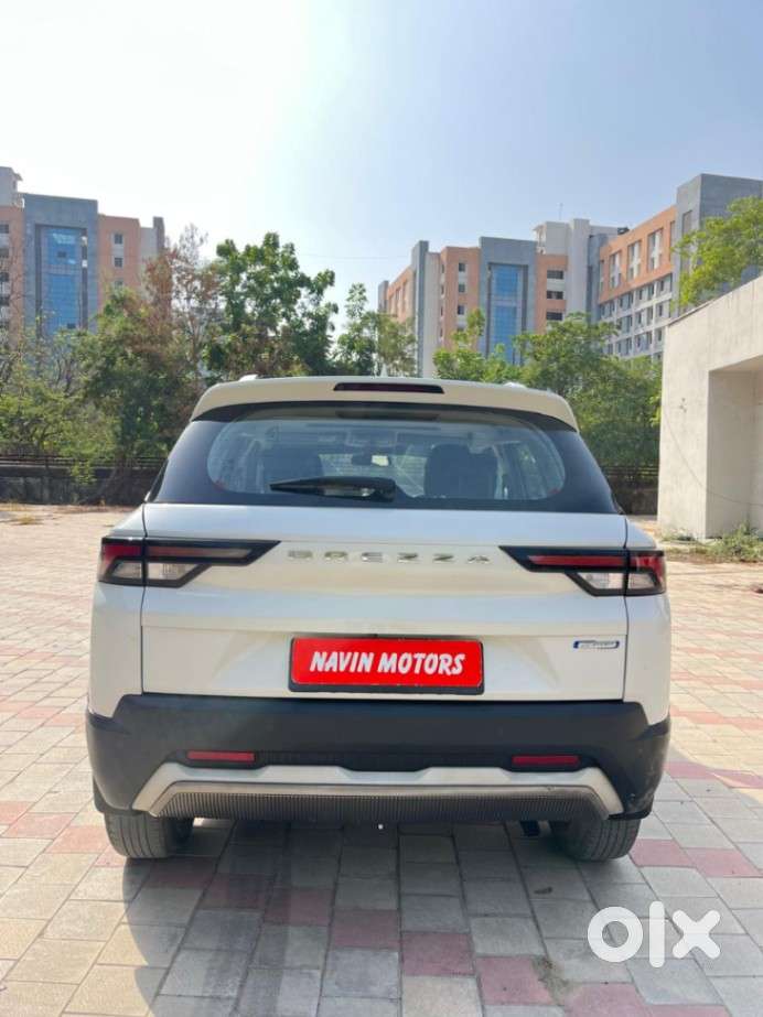 Maruti Suzuki Brezza 1.5 Zxi Smart Hybrid, 2023, Petrol