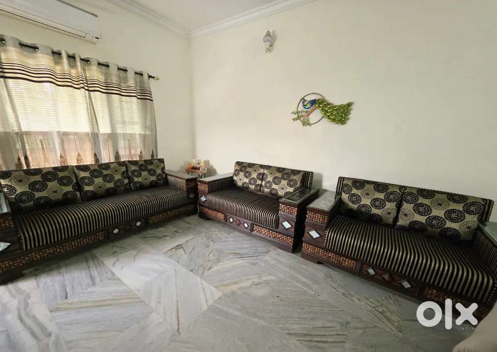 Premium Teakwood Heavy duty 7 seater Sofa set with centretable