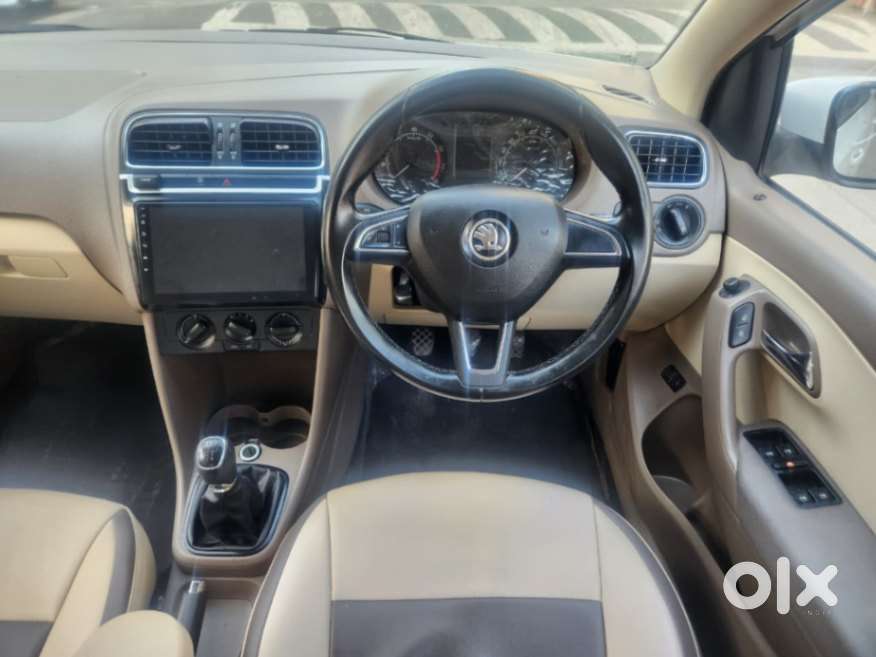 Skoda Rapid 1.6 Mpi Ambition, 2015, Petrol