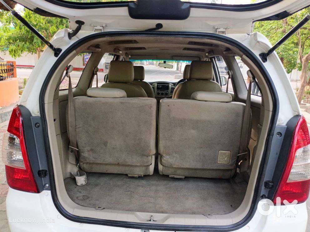Toyota Innova 2.5 G (diesel) 8 Seater, 2016, Diesel