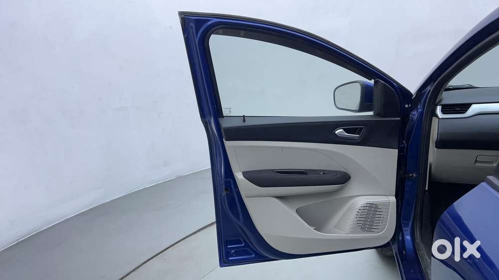 Renault Triber Rxz, 2020, Petrol