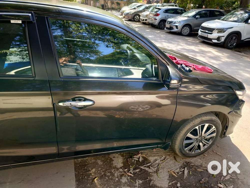 Honda Amaze 2nd Gen 2023 Petrol Well Maintained