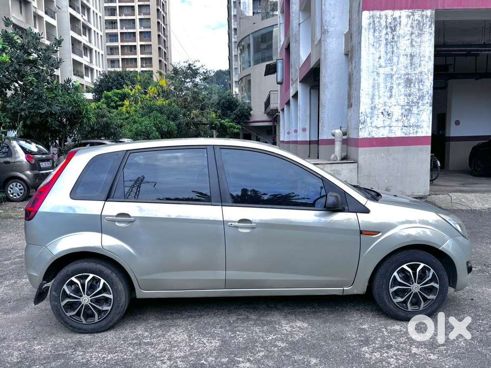 Ford Figo 2010 Petrol 140000 Km Driven