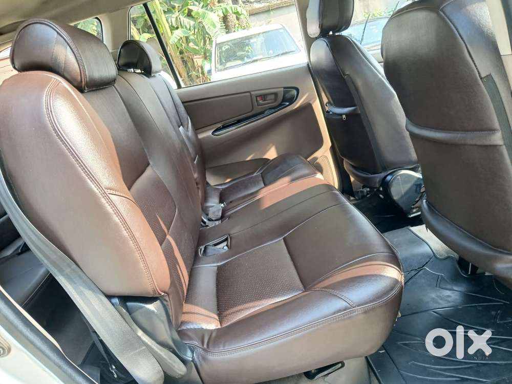 Toyota Innova 2.5 G (diesel) 8 Seater Bs Iv, 2016, Diesel