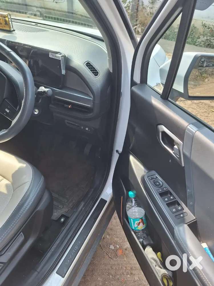 Kia Syros 2025 Petrol 30000 Km Driven