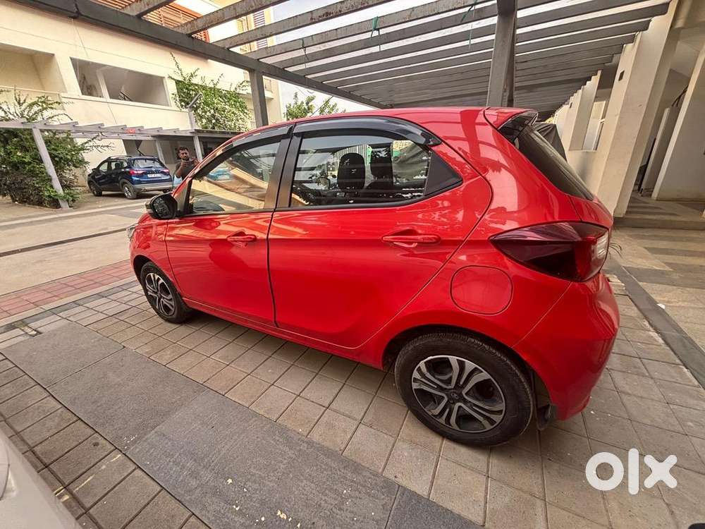 Doctor Owned Tata Tiago Petrol 2004 Model