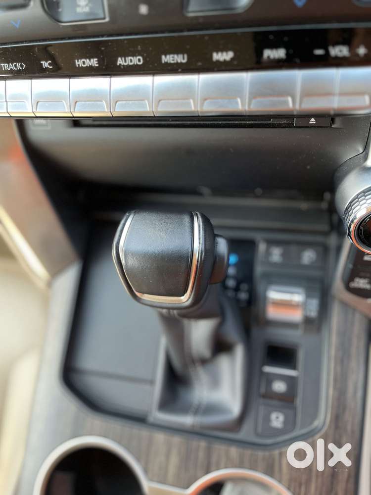 Toyota Land Cruiser Zx Petrol, 2024, Petrol