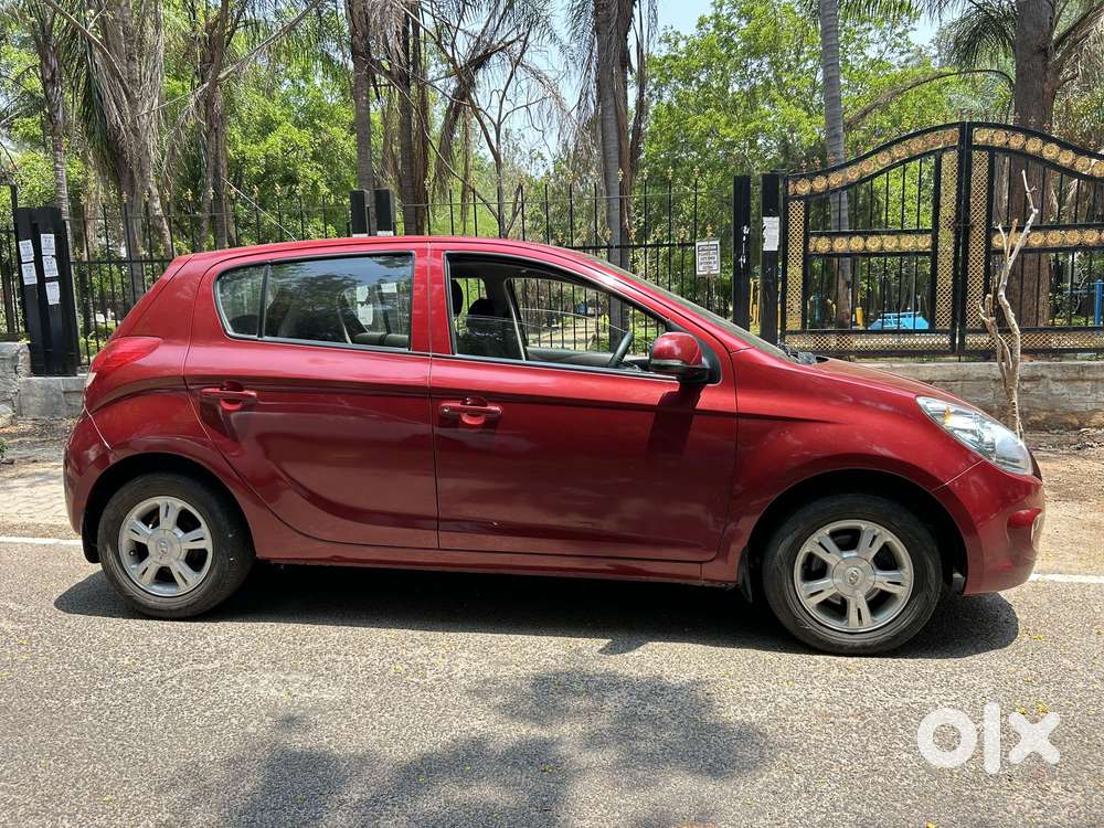 Hyundai I20 2009-2011 Asta, 2011, Petrol