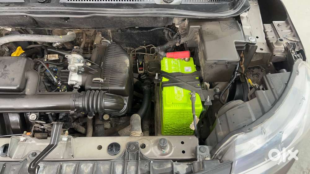 Renault Triber Rxz, 2023, Petrol