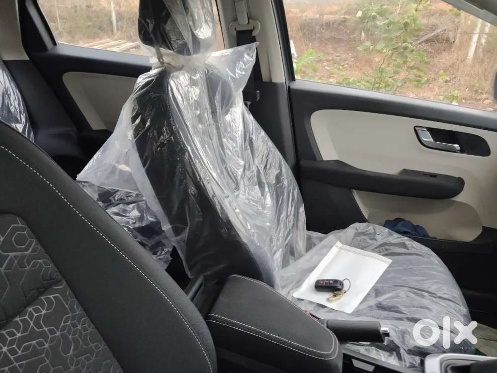 Tata Altroz 2023 Cng & Hybrids 3352 Km Driven