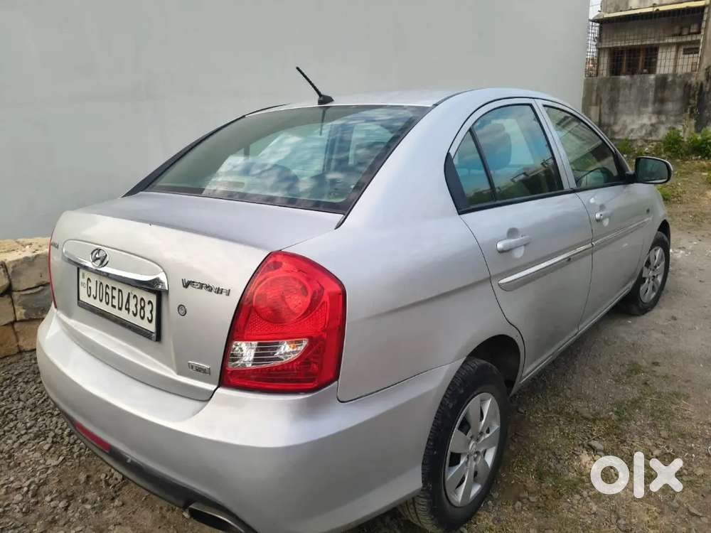 Hyundai Verna 2011