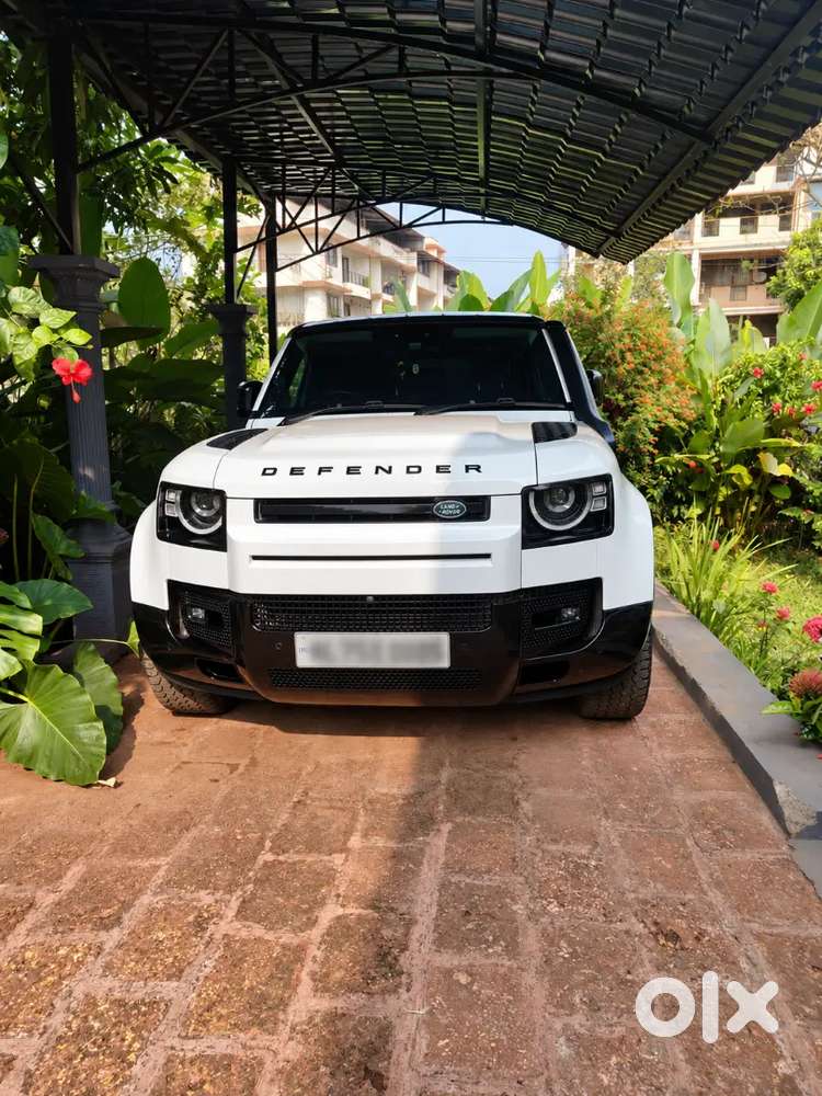 Land Rover Defender 2024