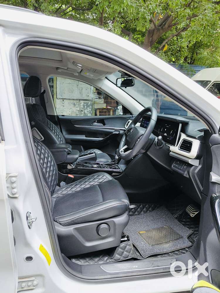 Mahindra Xuv700 2.0 Ax 7 Petrol At Luxury Pack Str, 2023, Petrol