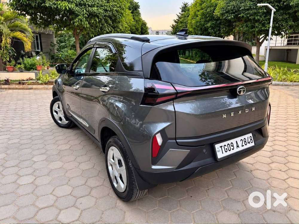 Tata Nexon Pure (s) 1.2 Petrol 6amt, 2024, Petrol
